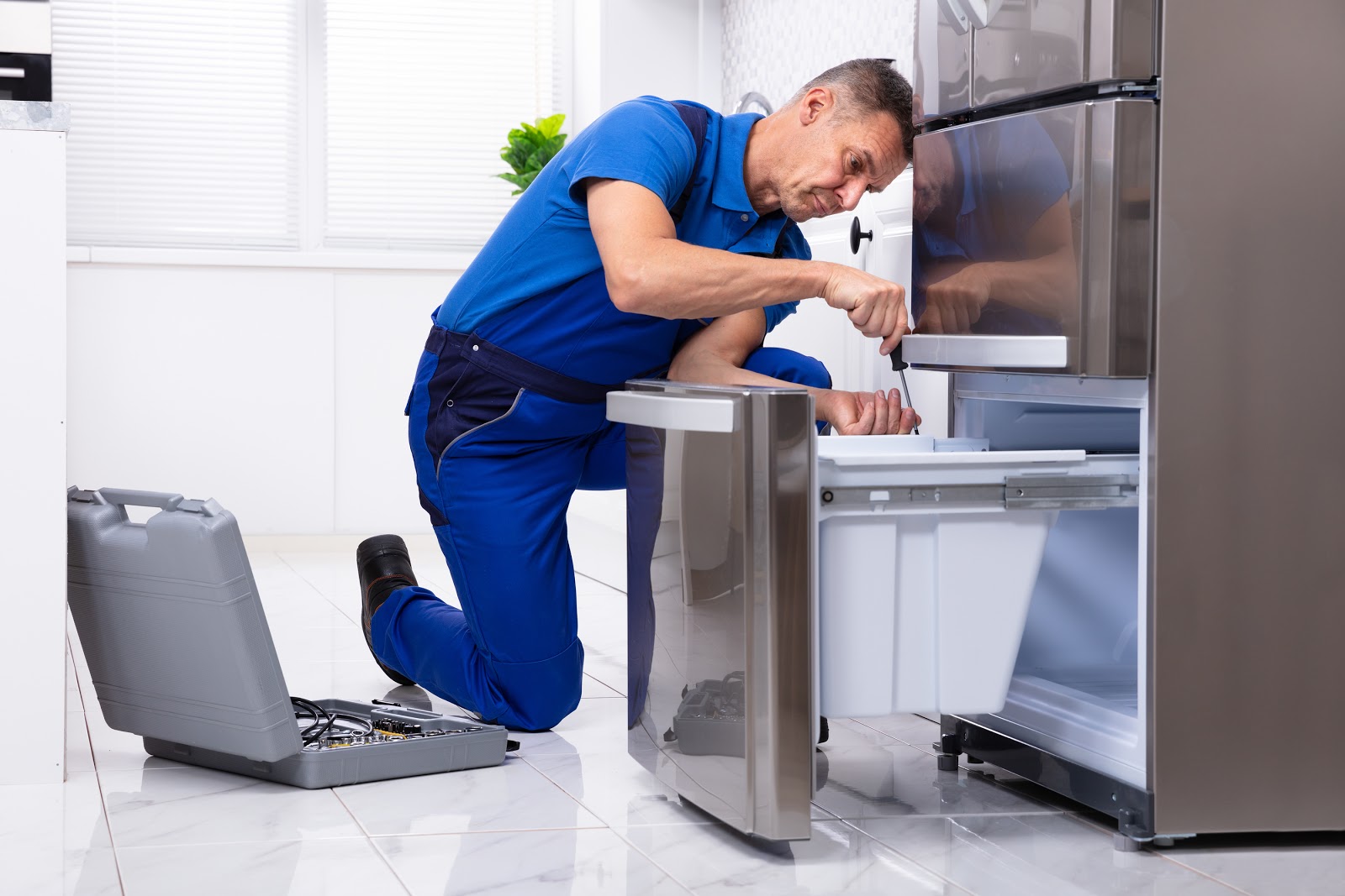 service-technician-refrigerator-appliance-repair